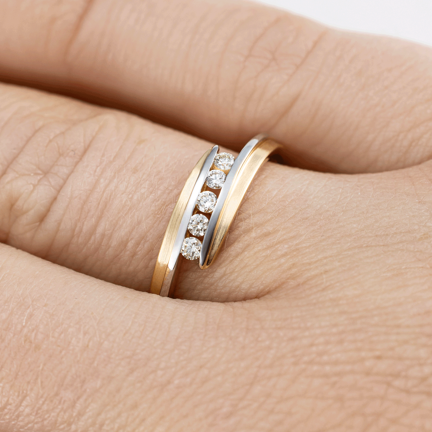 Ring Diamant zus. ca. 0,15 ct. 375er Gelbgold rhod. Linnea Ring Diamant zus. ca. 0,15 ct. 375er Gelbgold rhod. Linnea