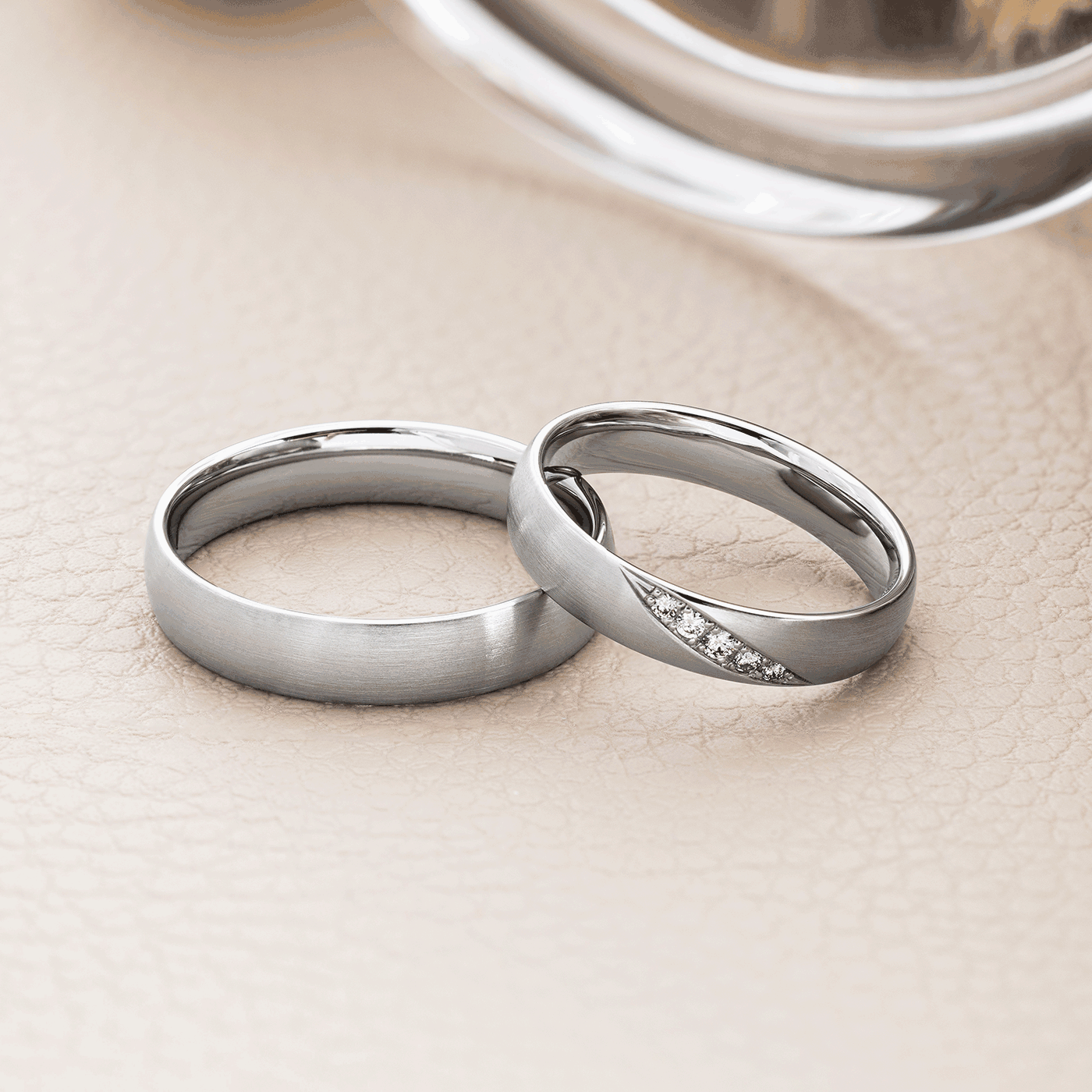 Trauring zus. ca. 0,05 ct. 600er Platin Prag Trauring zus. ca. 0,05 ct. 600er Platin Prag